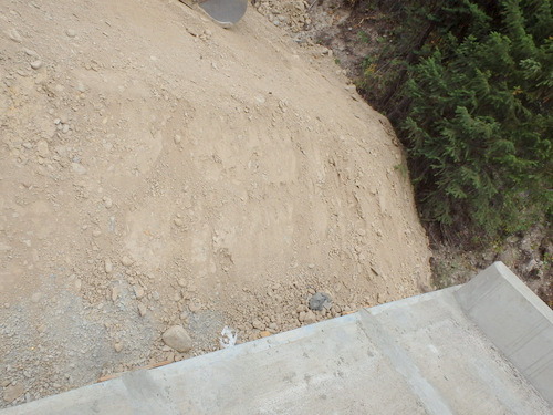 GDMBR: The earth-fill section of just this side of bridge has an 8 foot (2.5 m) empty gap.